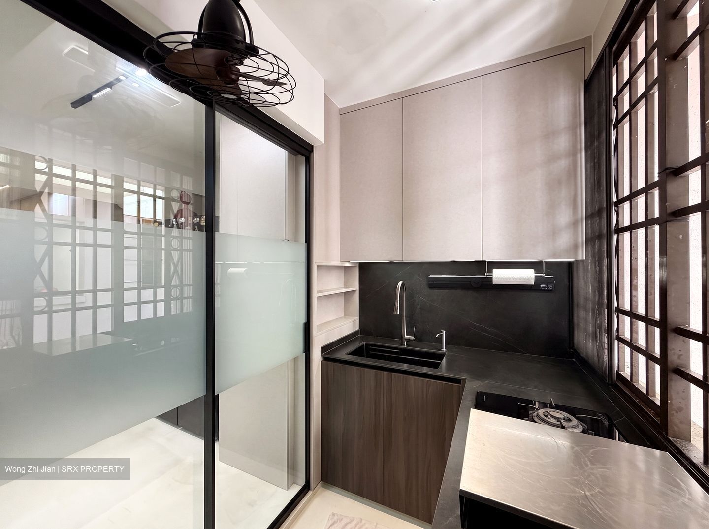 Seletaris (D27), Condominium #599381751